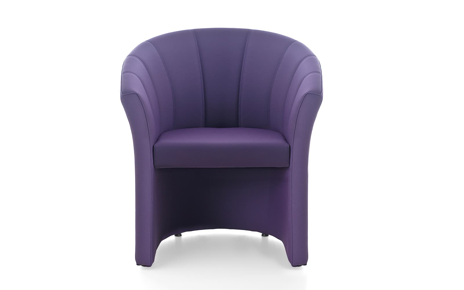 Fotoliu Kosa – design curbat, complet tapitat, picioare fixe din lemn masiv