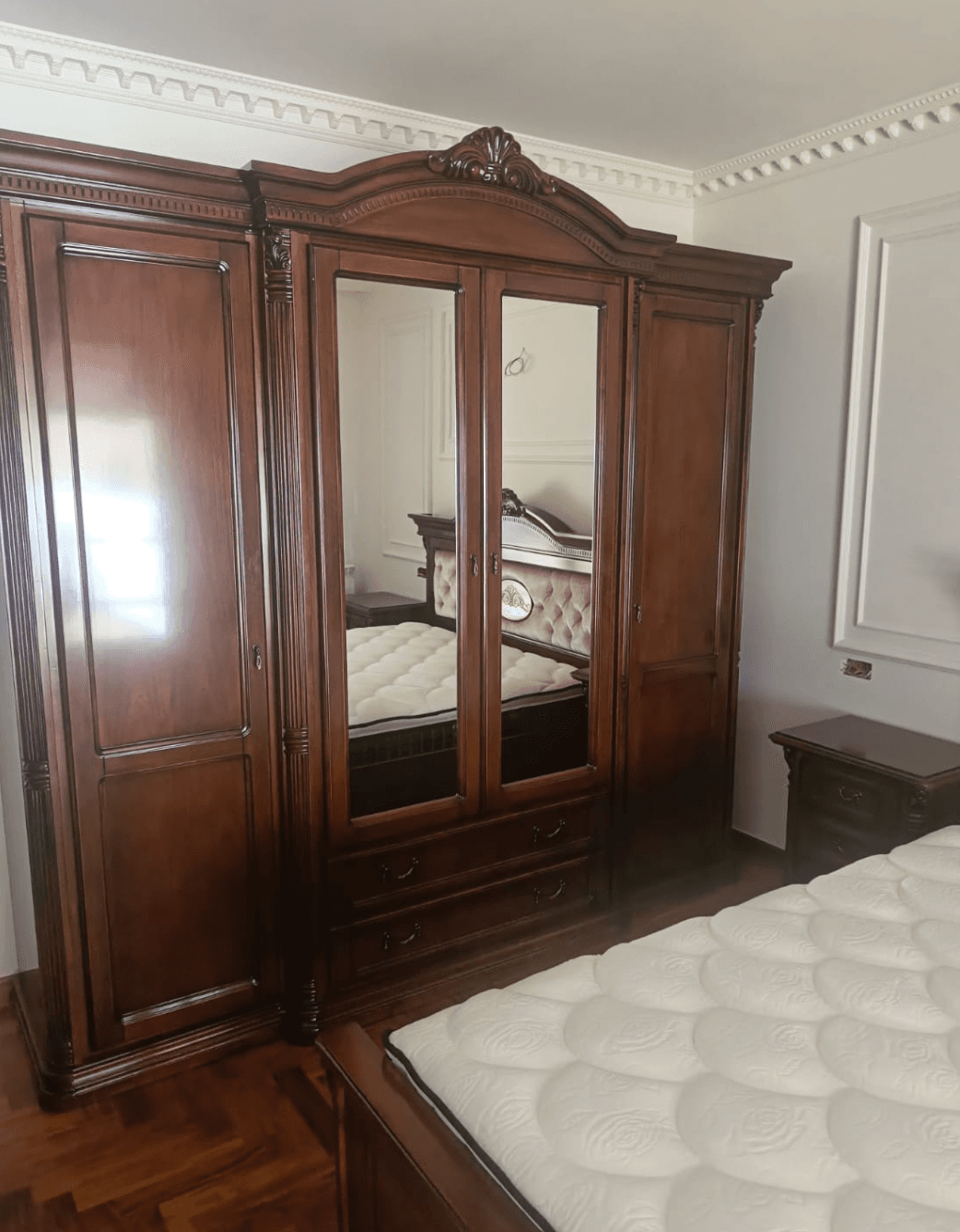 Dulap Briston 4 usi si 2 sertare, Lemn masiv, 240 x 68 x 233 cm