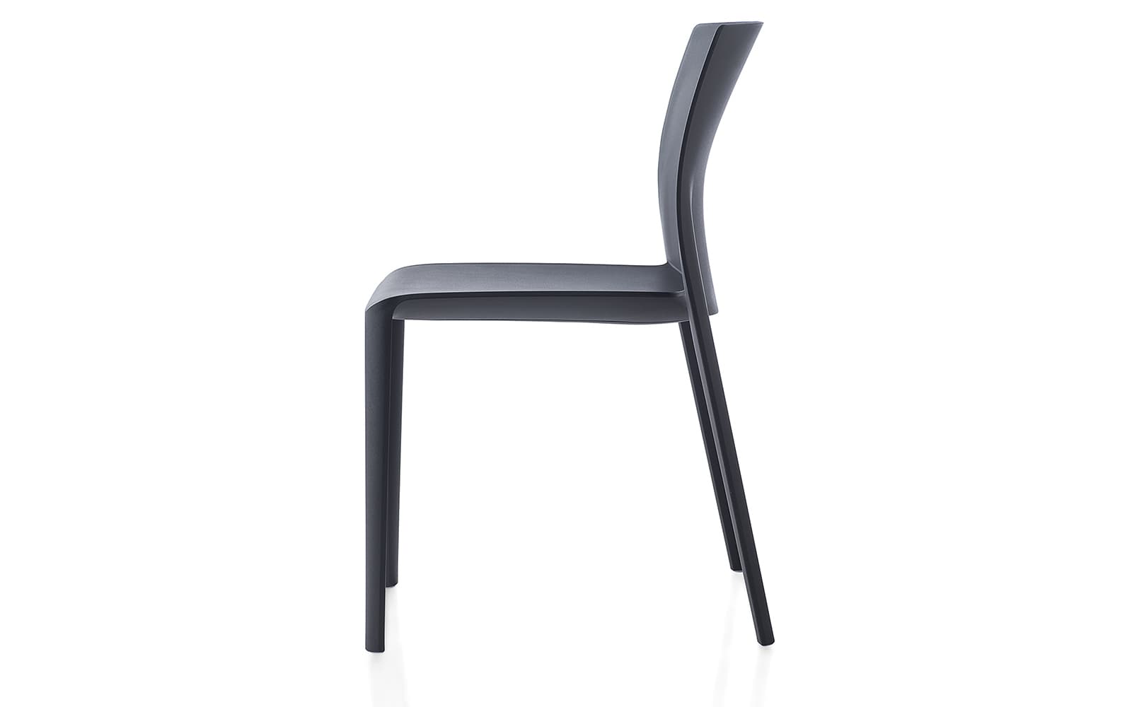 Scaun monobloc cu 4 picioare, fara brate