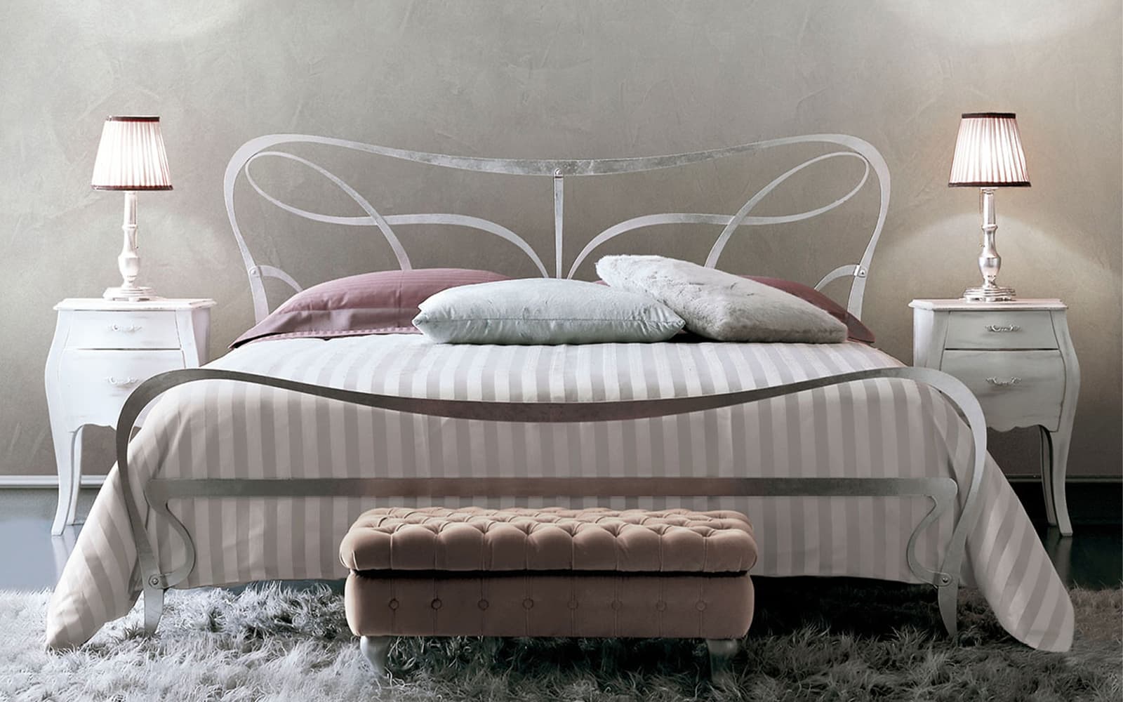 Pat Athos – design rafinat din fier forjat din lemn masiv
