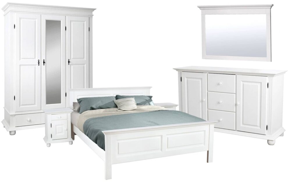 mobilier din lemn masiv