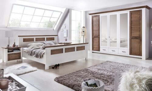 mobilier din lemn masiv