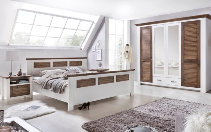 mobilier din lemn masiv