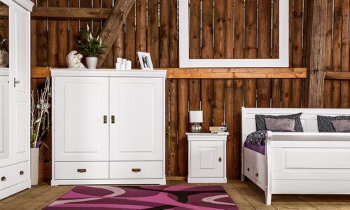 mobila din lemn masiv