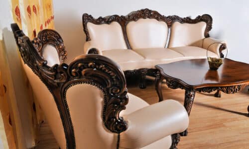 mobila din lemn masiv