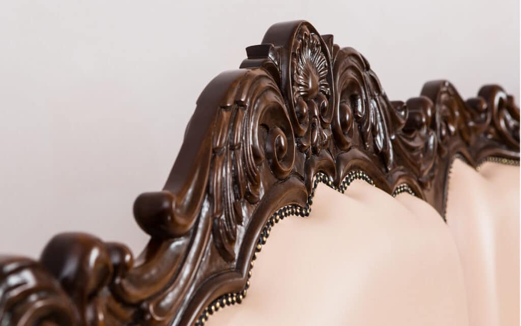 mobila din lemn masiv