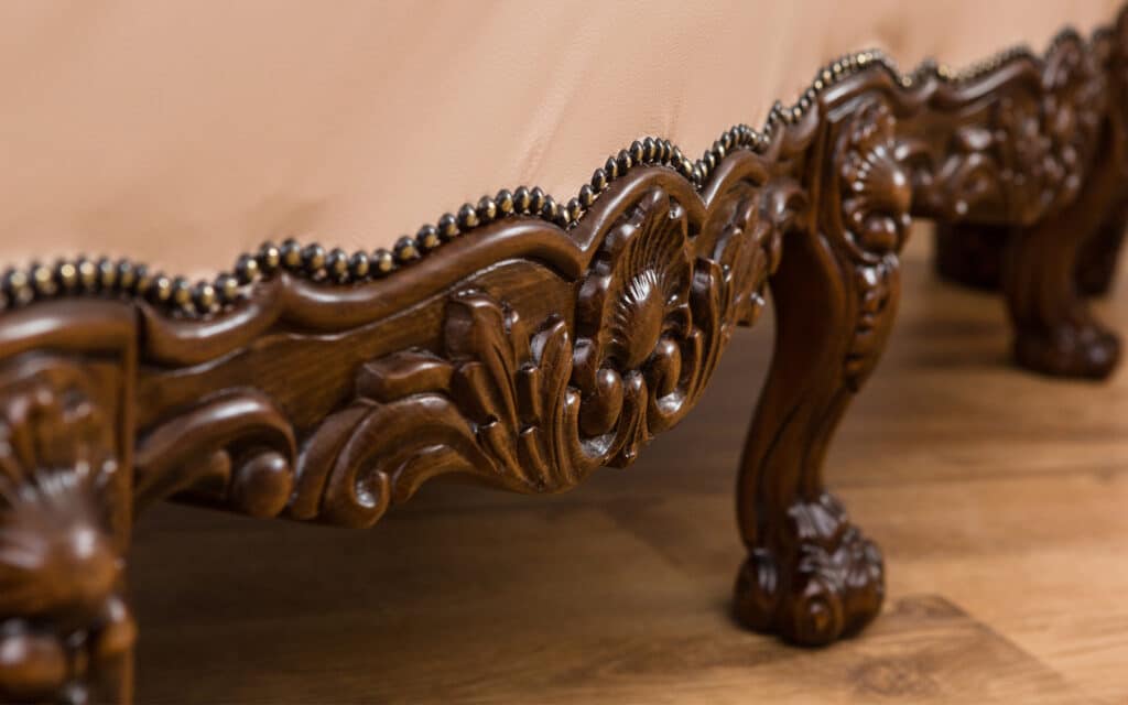 mobila din lemn masiv