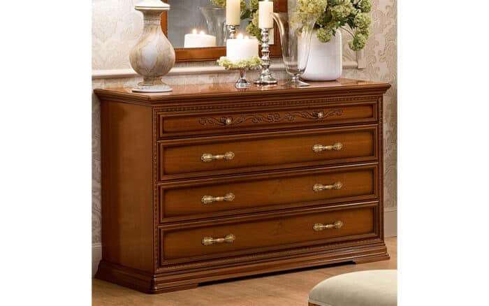 mobila de lemn masiv