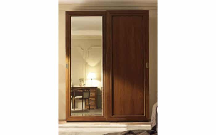 dulap din lemn masiv