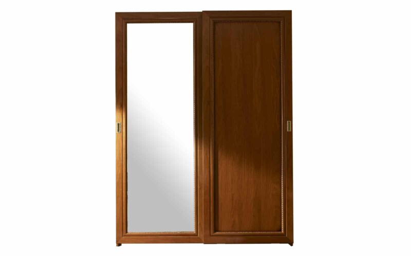 dulap din lemn masiv