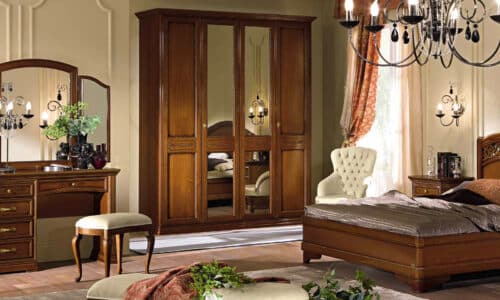 mobila de lemn masiv