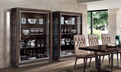 mobila de lemn masiv