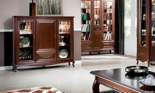 mobila de lemn masiv