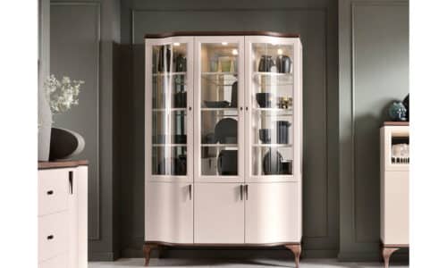 vitrina din lemn masiv