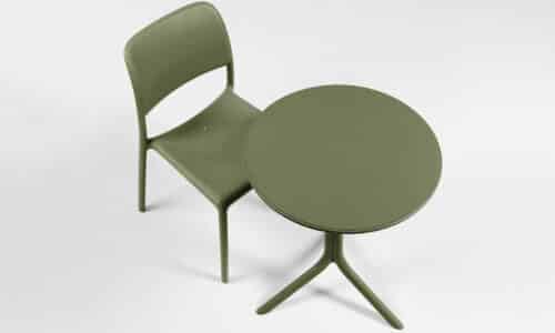 mobilier din lemn masiv