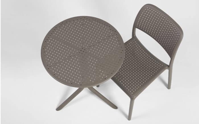 mobilier din lemn masiv