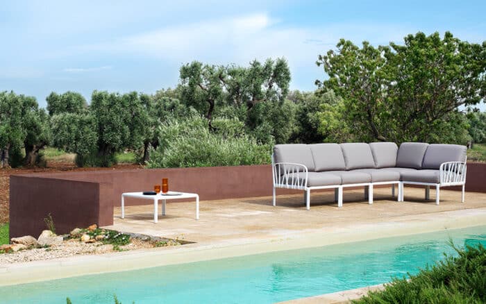 mobilier din lemn masiv