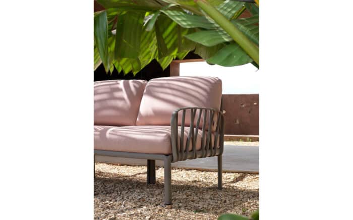 mobilier din lemn masiv