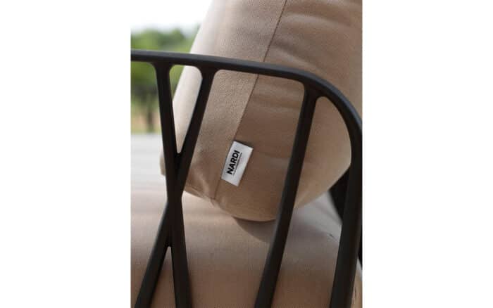 mobilier din lemn masiv