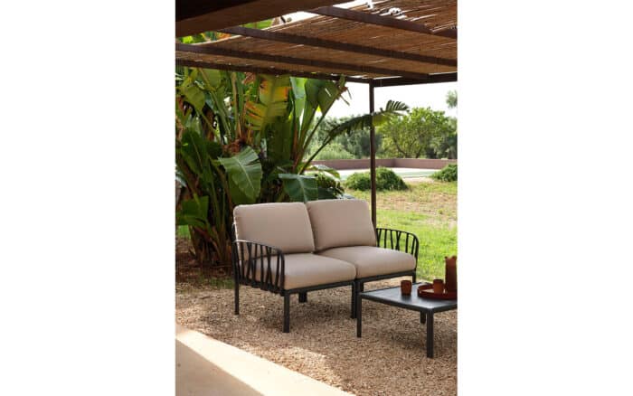 mobilier din lemn masiv