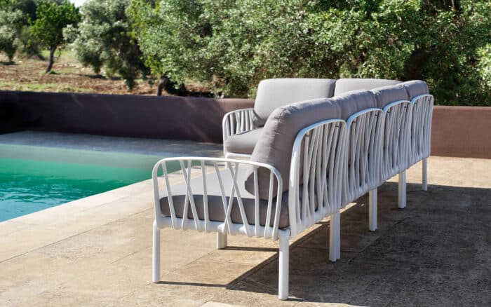 mobilier din lemn masiv