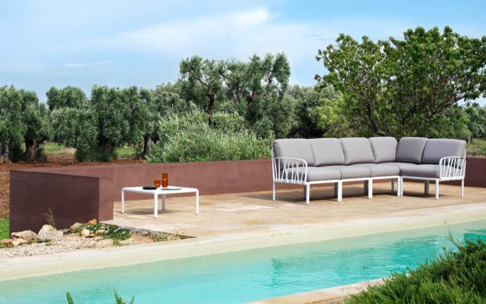 mobilier din lemn masiv