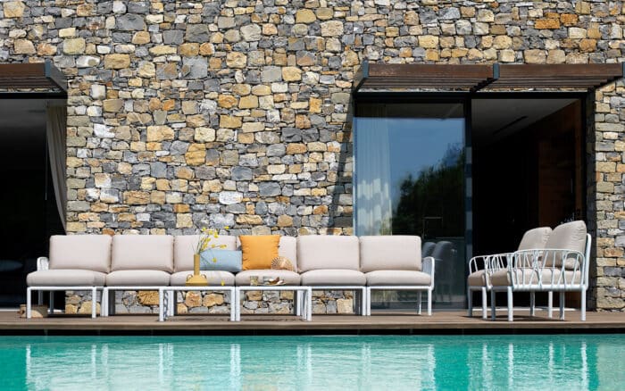 mobilier din lemn masiv