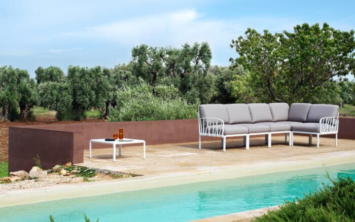 mobilier din lemn masiv