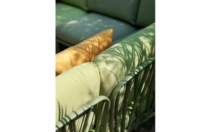 mobilier din lemn masiv