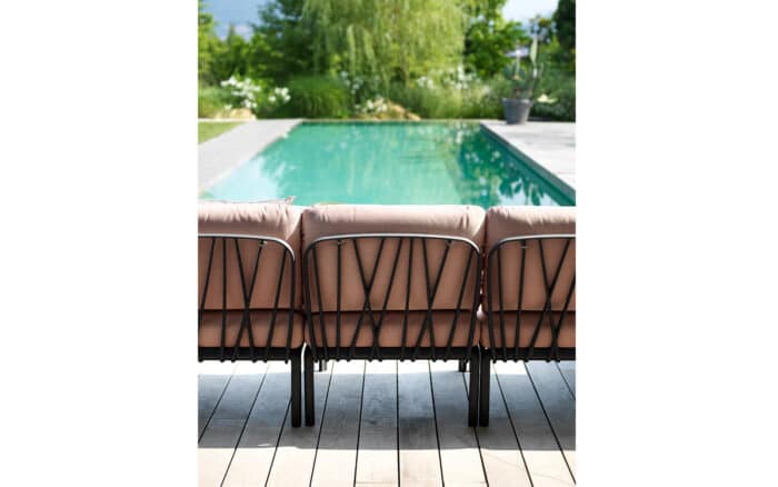 mobilier din lemn masiv
