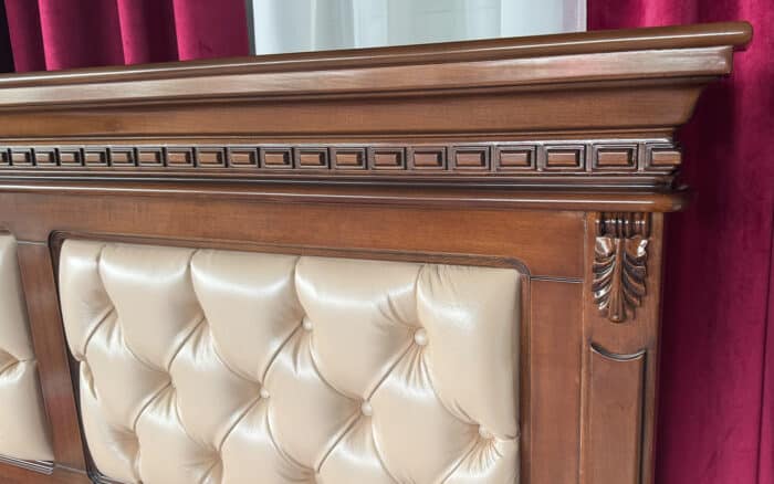 pat bernhard tapitat piele naturala lux, lemn masiv, nuc