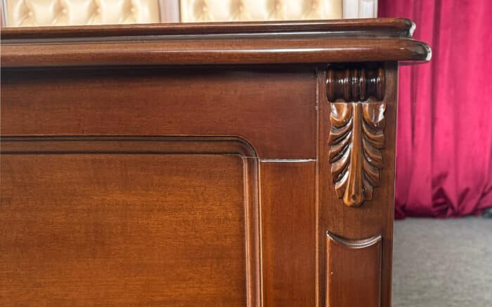 pat bernhard tapitat piele naturala lux, lemn masiv, nuc