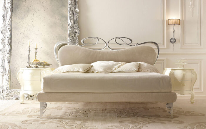Pat Florian – design sculptural cu tablie tapitata