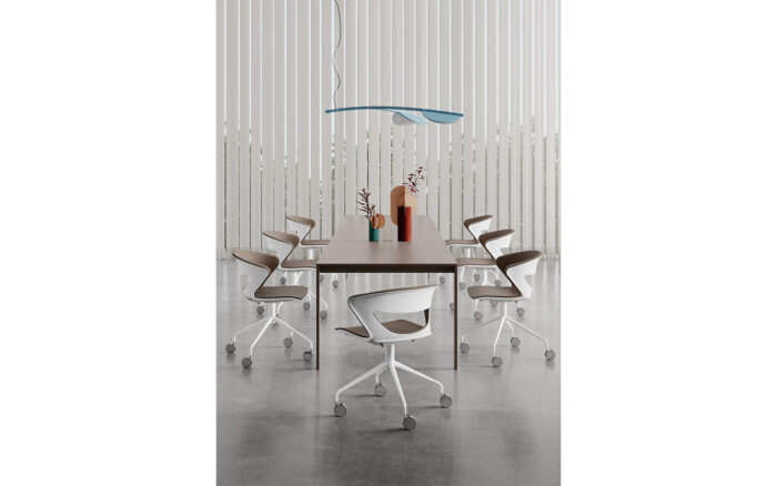 Kicca – Scaun pivotant cu 4 picioare pe roti - imagine 5
